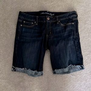 American Eagle Distressed Roll Cuff Jean Shorts - EUC